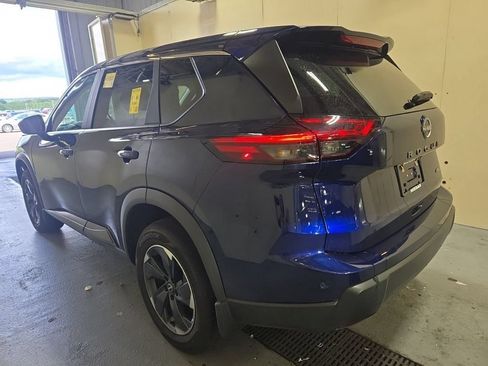 Used 2026 Nissan Rogue SV AWD/4WD image 4