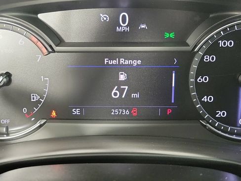 Used 2023 Cadillac XT4 Luxury w/ Cold Weather Package FWD image 29