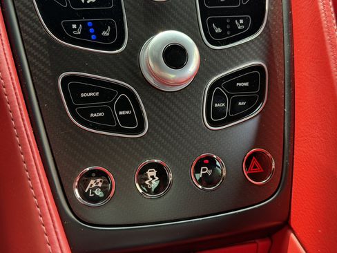 Used 2014 Aston Martin Vanquish Coupe RWD image 28