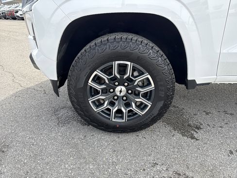 Used 2025 Chevrolet Colorado Z71 image 11