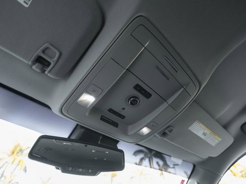 Used 2019 GMC Yukon SLE w/ Convenience Package image 19