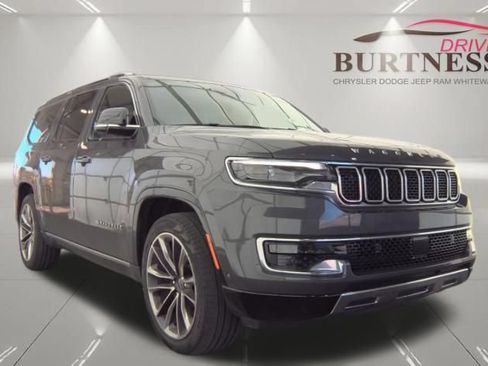 Used 2024 Jeep Wagoneer L Series III w/ Premium Group I AWD/4WD image 35