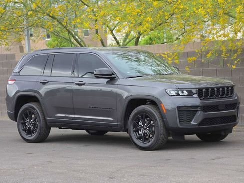 New 2026 Jeep Grand Cherokee Altitude AWD/4WD image 3