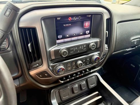Used 2015 GMC Sierra 2500 SLT w/ Duramax Plus Package AWD/4WD image 20