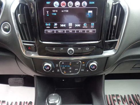 Used 2019 Chevrolet Traverse LT w/ LT Premium Package AWD/4WD image 17