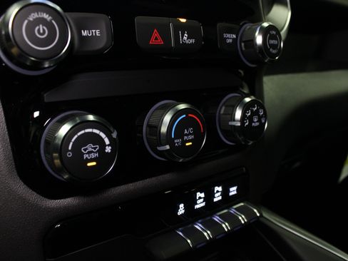 New 2026 RAM 1500 Express AWD/4WD image 25