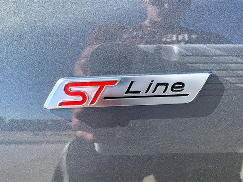 Used 2024 Ford Escape ST-Line w/ Tech Pack #1 FWD image 8