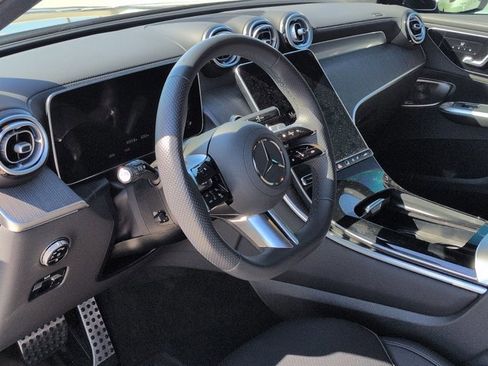 Used 2026 Mercedes-Benz GLC 350e GLC 350e image 9