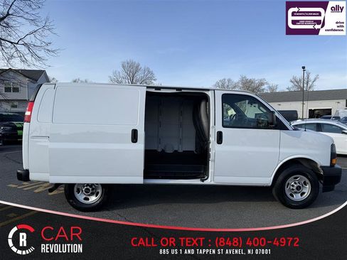 Used 2023 GMC Savana 2500 RWD image 8