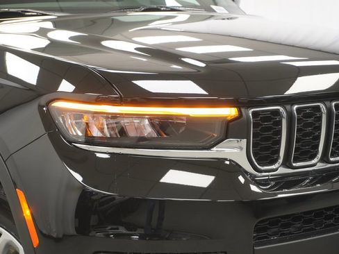 New 2026 Jeep Grand Cherokee L Laredo AWD/4WD image 5