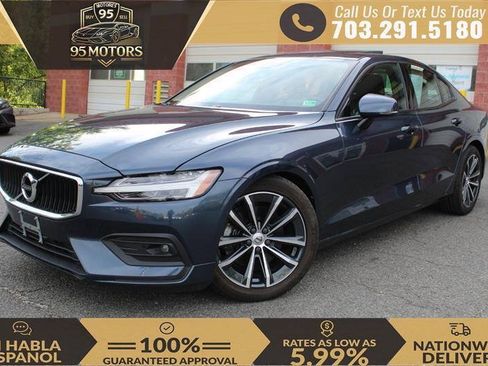 Used 2021 Volvo S60 T5 Momentum FWD image 1