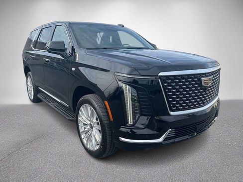 Used 2025 Cadillac Escalade Premium Luxury AWD/4WD image 2