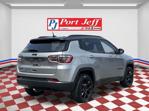 Certified 2022 Jeep Compass Altitude w/ Convenience Group image 5