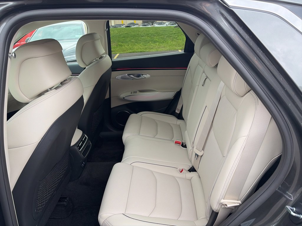 Certified 2026 Genesis GV70 2.5T Advanced AWD/4WD image 19