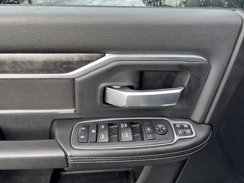 Used 2024 RAM 3500 Big Horn AWD/4WD image 17