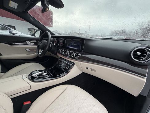 Used 2017 Mercedes-Benz E 300 4MATIC image 28