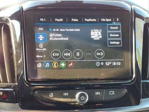 Used 2023 Chevrolet Traverse LT FWD image 19