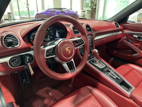 Used 2017 Porsche 718 Boxster RWD image 3