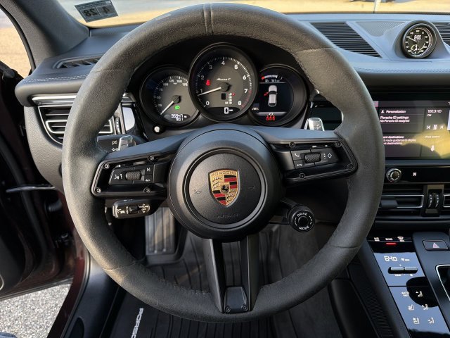 Used 2023 Porsche Macan Turbo AWD/4WD image 18