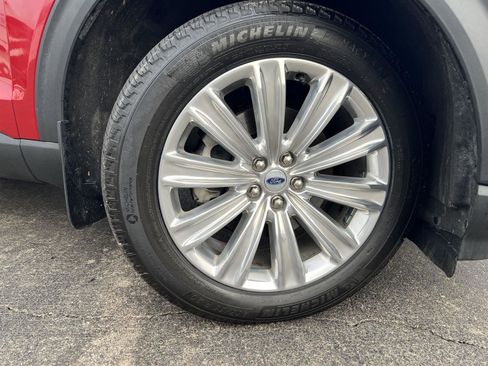 Used 2021 Ford Explorer Limited w/ Equipment Group 301A image 2