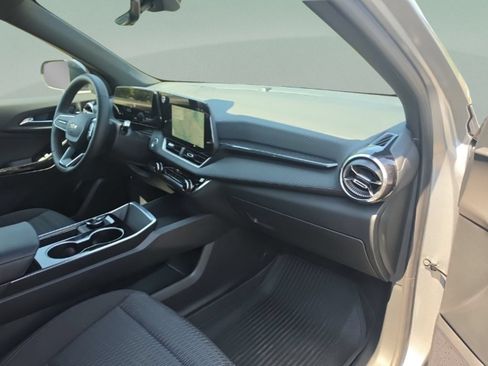 Used 2026 Chevrolet Equinox LT w/ Safety and Technology Package FWD image 27