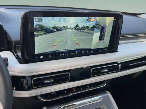 New 2026 Lincoln Aviator 2WD image 15