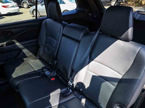 Used 2023 Honda Passport EX-L image 21