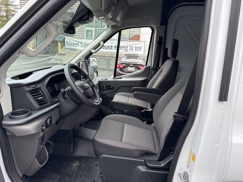 New 2026 Ford Transit 250 148 Medium Roof RWD image 22