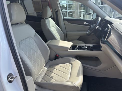 Used 2024 Volkswagen Atlas SEL Premium R-Line AWD/4WD image 26