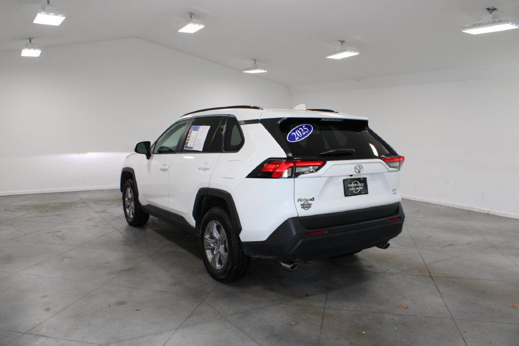 Used 2025 Toyota RAV4 XLE AWD/4WD image 7
