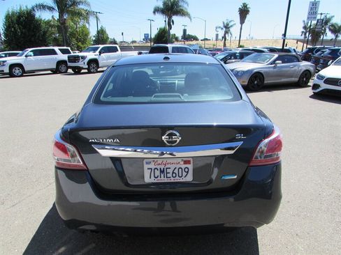 Used 2013 Nissan Altima 2.5 SL w/ Technology Pkg FWD image 6