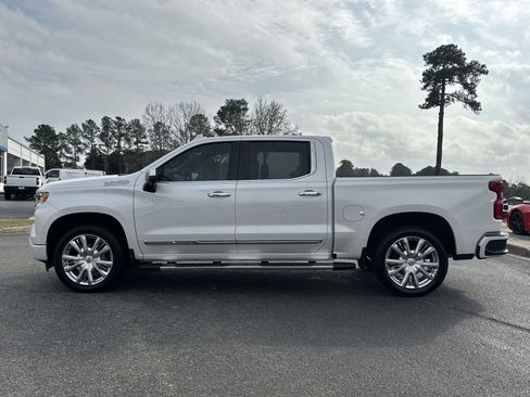 Used 2024 Chevrolet Silverado 1500 High Country w/ High Country Premium Package image 15