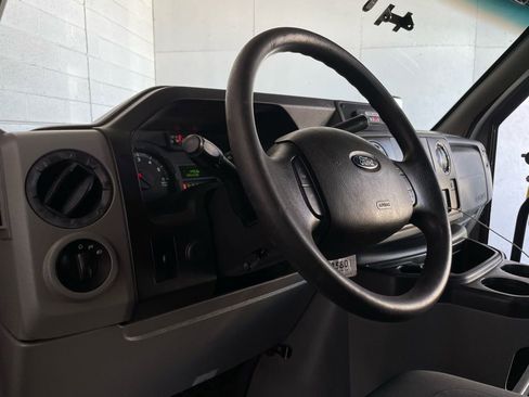 Used 2016 Ford E-350 and Econoline 350 Super Duty image 13