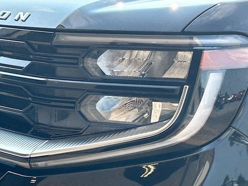 Used 2025 Ford Expedition Platinum AWD/4WD image 10
