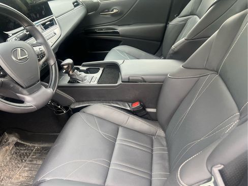 Used 2025 Lexus ES 350 w/ Luxury Package image 7