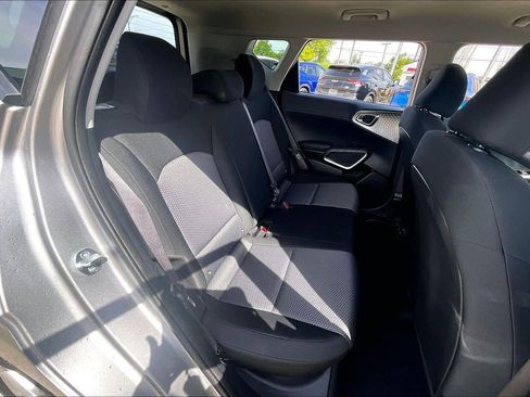 Used 2025 Kia Soul LX FWD image 25