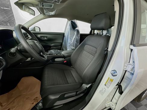 Used 2025 Honda HR-V LX image 12