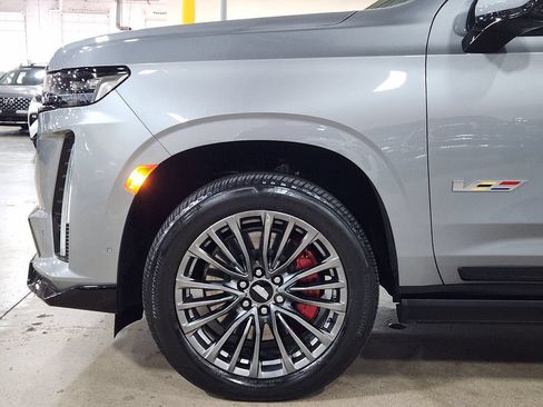 Used 2023 Cadillac Escalade V AWD/4WD image 5