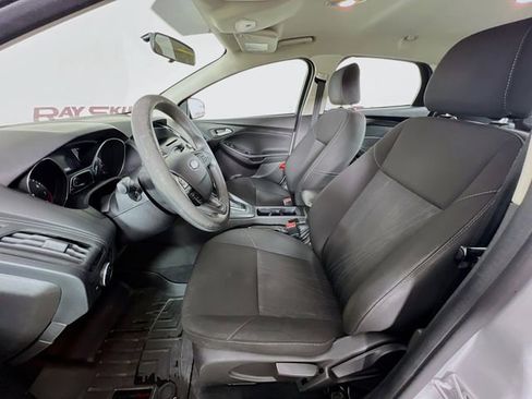 Used 2017 Ford Focus SE FWD image 10