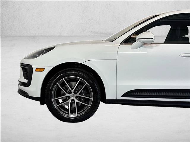 Used 2026 Porsche Macan AWD/4WD image 28