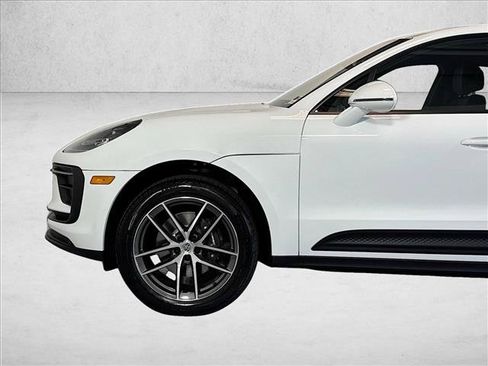 Used 2026 Porsche Macan AWD/4WD image 28
