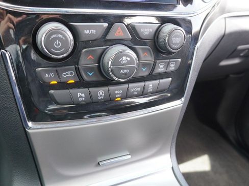 Used 2020 Jeep Grand Cherokee Limited w/ Luxury Group II RWD image 19