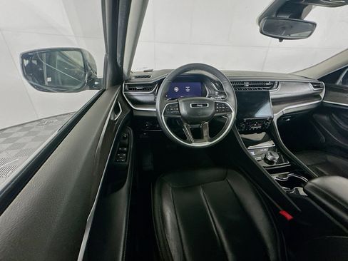 Used 2023 Jeep Grand Cherokee L Limited image 18