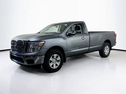 Used 2018 Nissan Titan SV image 1