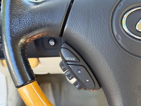 Used 2002 Lexus SC 430 Convertible RWD image 15