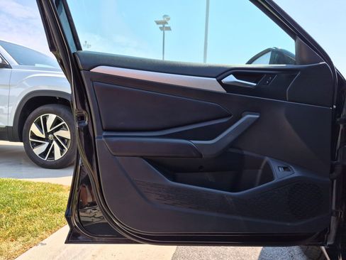 Used 2019 Volkswagen Jetta SE FWD image 14