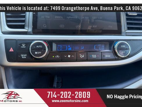 Used 2018 Toyota Highlander XLE w/ Carpet Mat Package (TMS) image 35