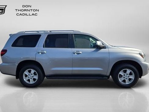 Used 2019 Toyota Sequoia SR5 AWD/4WD image 6