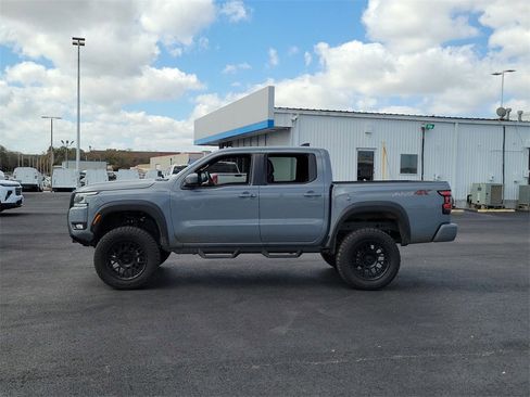 Used 2025 Nissan Frontier PRO-4X image 14