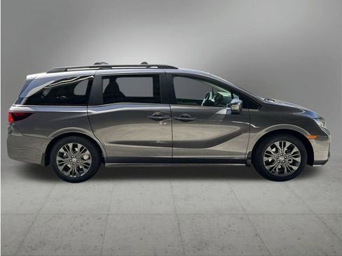 New 2026 Honda Odyssey Touring image 6